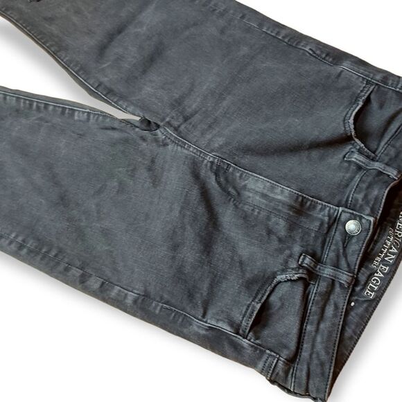 AE Super High Rise Black Distressed Cropped Jegging Size 10 - Picture 2 of 7